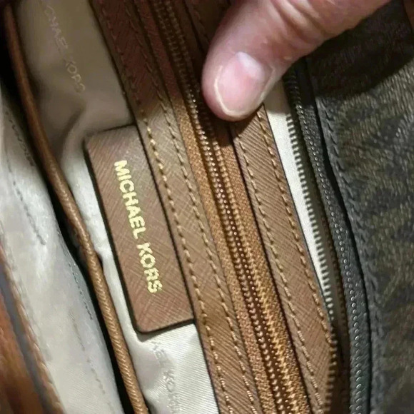 Michael Kors Logo tote bag - Picture 9 of 12